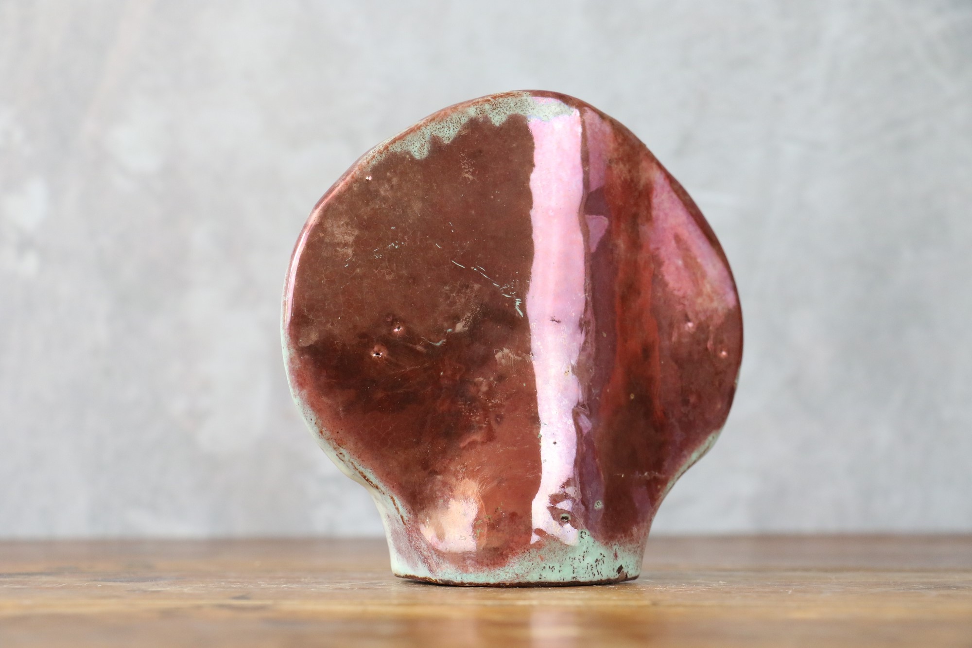 Robert Chiazzo - Petit vase méplat à l'émail rosé brillant