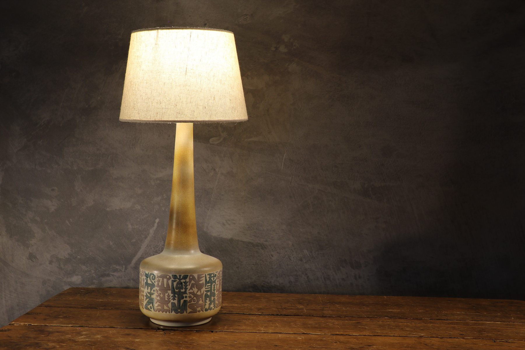 Hand-Decorated Ceramic Table Lamp with Bird Frieze