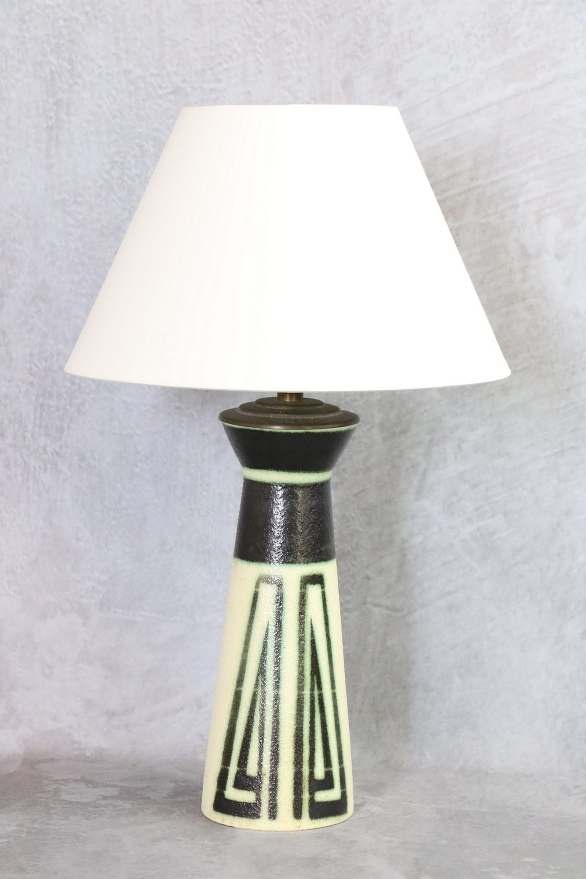 Mid-Century Modern Ceramic Table Lamp
