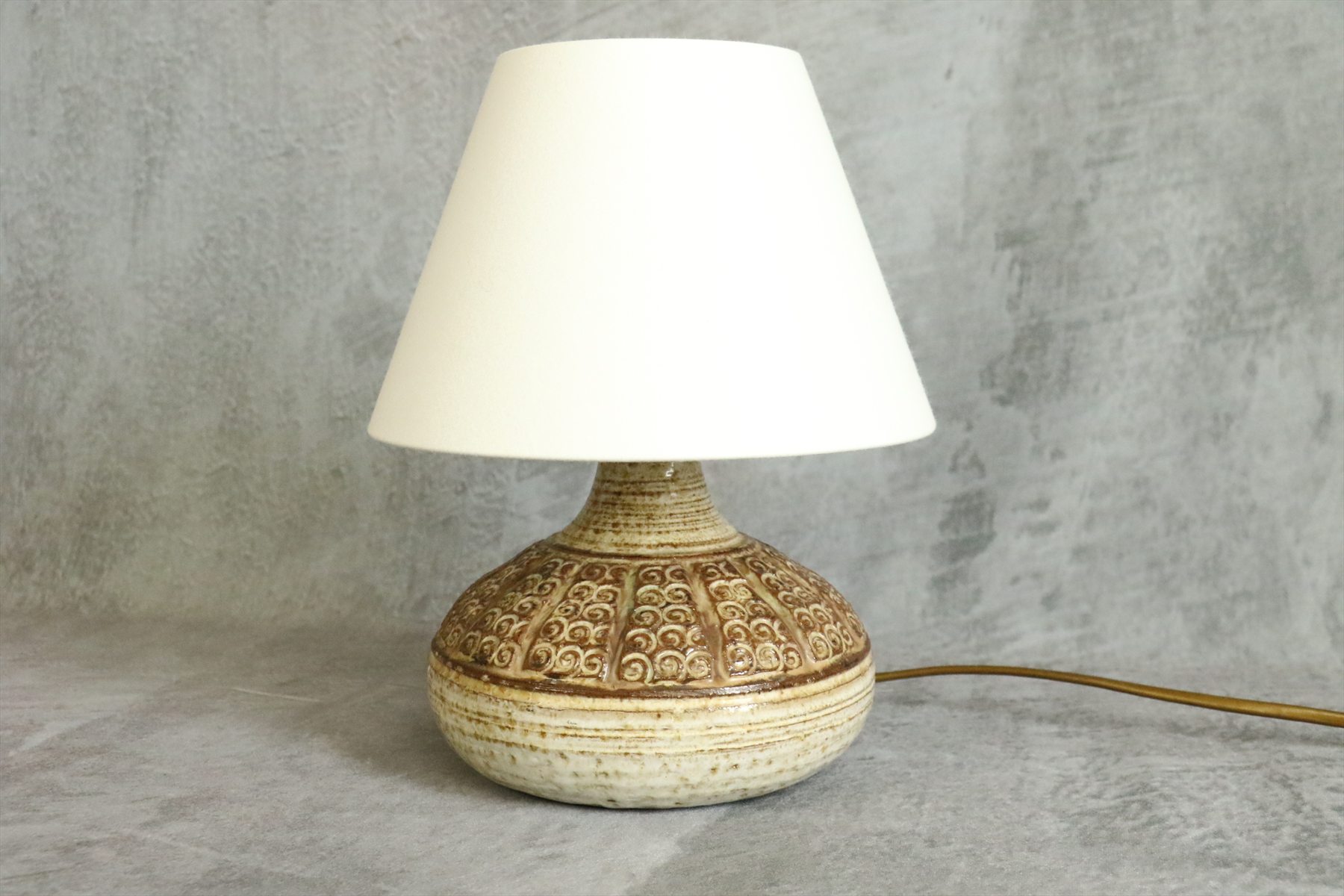 Mid-Century Modern Ceramic Table Lamp