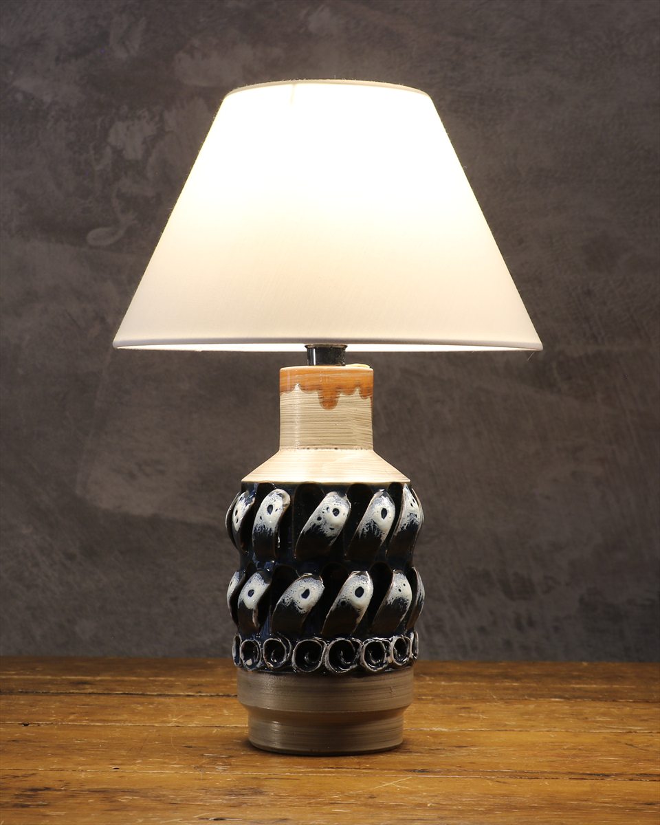 Mid-Century Ceramic Table Lamp — Romacrea